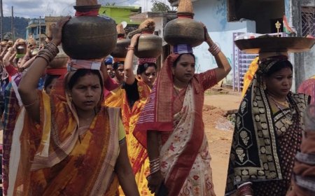 ନୁଆସାହିରେ ମା’ ଦୁର୍ଗାଙ୍କ ଆବାହନ, କଳସ ଶୋଭାଯାତ୍ରା ରେ ଆଧ୍ୟାତ୍ମିକ ପରିବେଶ : ମହାଷ୍ଟମୀରୁ ବିଜୟାଦଶମୀ ଯାଏଁ ଜମିବ ପୂଜା ମହୋତ୍ସବ, ନୃତ୍ୟ ଓ ସଙ୍ଗୀତରେ ଝୁମିବେ ଶ୍ରଦ୍ଧାଳୁ
